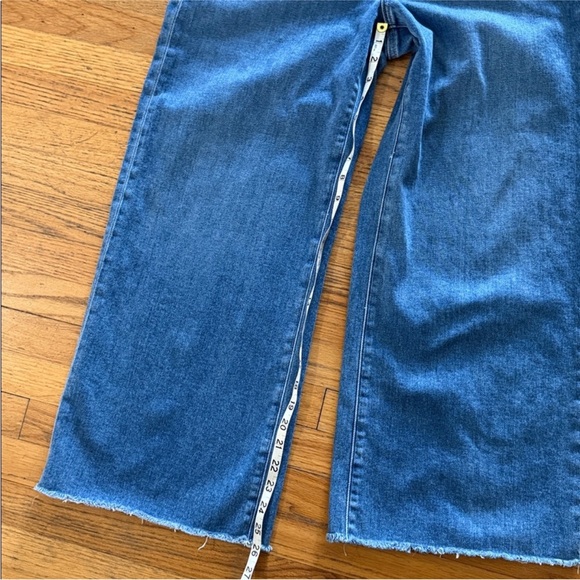 Paige Anessa Wide-Leg Crop Jeans - Picture 12 of 15